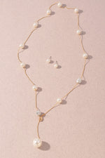 Pearl & Rhinestone Necklace Set