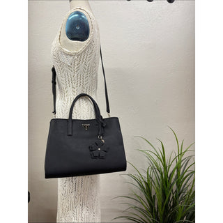 Guess lucci medium girlfriend Satchel black with Floral Charm