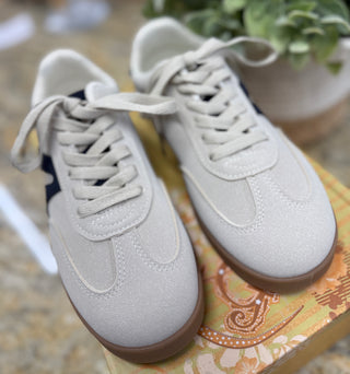 Very G Retro Beige Sneakers