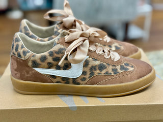 Mi.iM Leopard Destiny Sneakers
