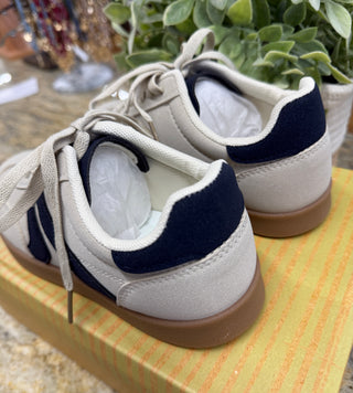 Very G Retro Beige Sneakers