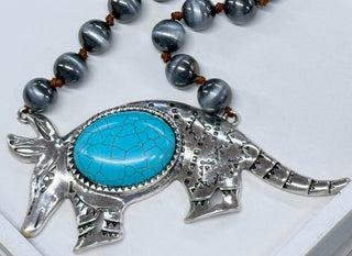 Armadillo Navajo Pearl Necklace Set