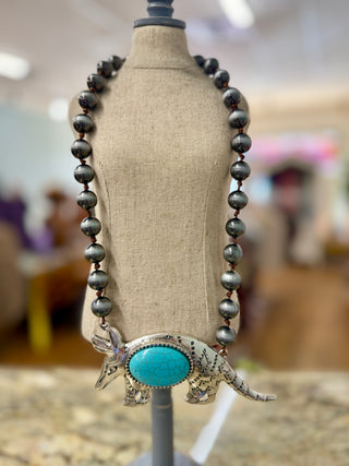 Armadillo Navajo Pearl Necklace Set