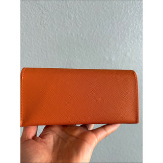 Tory Burch sunglasses with box
